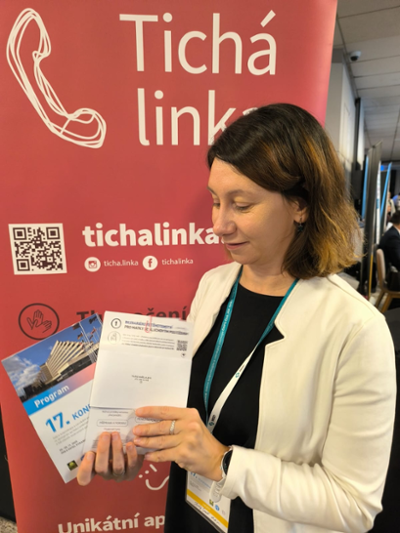 Informační balíčky o TL a projektu Bezbarbariérové těhotenství, porod a péče o novorozence na odborné konferenci